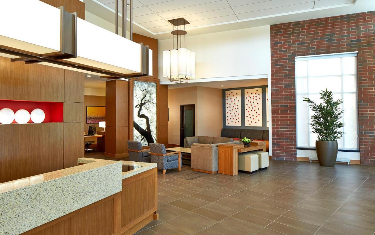 Hyatt Place Lansing-East Exterior foto